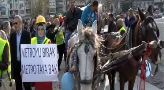 İzmir'de Metro Protestosu