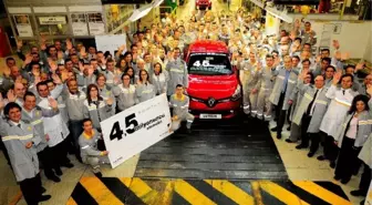 Oyak Renault 4,5 Milyonuncu Otomobilini Üretti