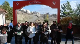 Tencere Tencere Dolma ile Huzurevinin Yolu Tuttular