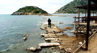 Bodrum'da Sular Çekildi, Binlerce Yıllık Tarih Ortaya Çıktı