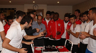 Antalyaspor'da Isaac'e Sürpriz Doğum Günü