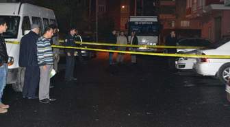 Eşi, Gözü Önünde Bıçaklanarak Öldürüldü