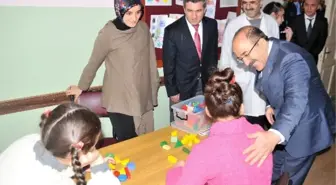 Ortahisar Mahalle Muhtarı Kara'dan, Başkan Gümrükçüoğlu'na Plaket