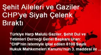 Şehit Aileleri ve Gaziler CHP'ye Siyah Çelenk Bıraktı