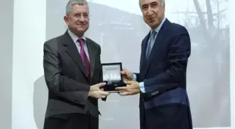 Sağlık Hizmetleri Myo Tarafından Konferans Düzenlendi