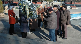 5 Aralık Kadın Hakları Günü Töreninde Erkek Katılımcıların Sayısı Fazla Olunca Kadınlar İsyan Etti