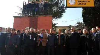 Eğitimciler Öğretmene Şiddeti Protesto Etti