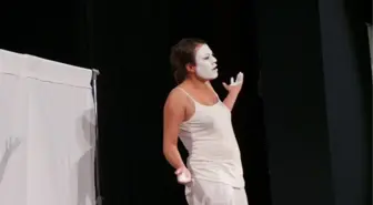 İzmir Tiyatro Festivaline Muhteşem Gala