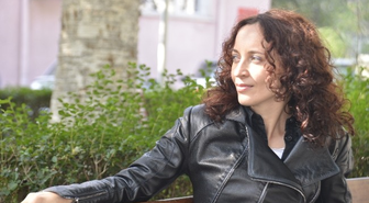 'Aynı Zamanda' Hem Doktor, Hem Yazar