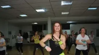 Bayraklı'da Zumba-Fıtness ile Zayıflama Eğitimine Büyük İlgi