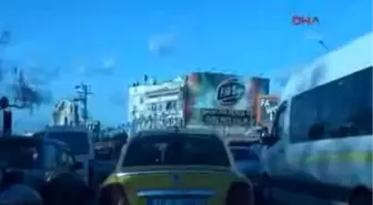 Cezaevindeki Eşi İçin Çatıya Çıkıp İntihara Kalkıştı