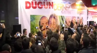 'Düğün Dernek' filminin oyuncuları, Eskişehir'de söyleşiye katıldı