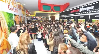 Düğün Dernek İçin Sinema Salonları Tıklım Tıklım Dolduydu