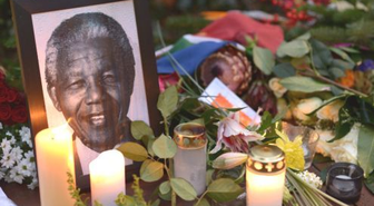 Hollanda'da Mandela İçin Tören Düzenlendi
