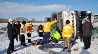 Aksaray'da Yolcu Otobüsü Devrildi: 16 Yaralı