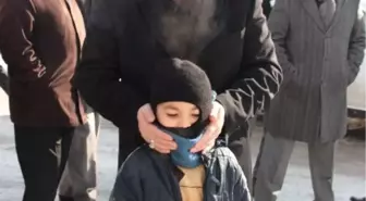 AK Parti Sahaya İnerek Soğuk Havayı Isıttı