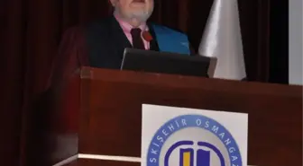 Can Kıraç'ın Heyecandan Kürsüde Burnu Kanadı
