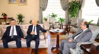 'Bir Rum Papaz Devletten Maaş İstedi'