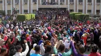 Mısır'da Öğrenci Gösterileri