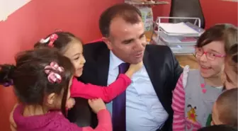 'Müdür Amca' Anasınıfı Öğrencileriyle Oyun Oynadı