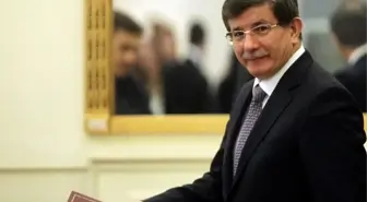 Davutoğlu: 'Türkiye'de Rumlar Kendi Patriklerini Seçiyorya, Müslümanar da Kendi Müftülerini...