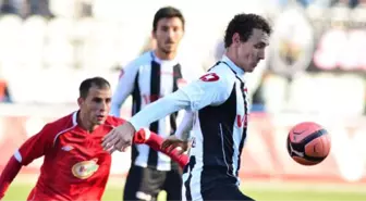 Manisaspor, Balıkesirspor'u 3-0 Yendi