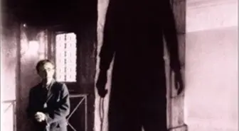 Shadows and Fog Filmi