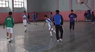 Hakkari'deki Futsal ve Basketbol Turnuvası Sona Erdi