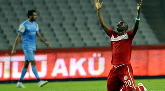 Antalyaspor'lu Isaac'in Cezasına İndirim