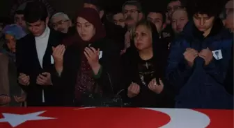 Aksoy İçin Tören Düzenlendi