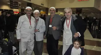 İlk Umre Kafilesi Yola Çıktı