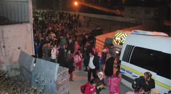 Okul Bahçesine Alınmayan Öğrenci Servisleri Duruma Tepki Gösterdi