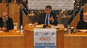 '21. Yüzyılda Türkiye ve Demokrasi' Konulu Konferans Verildi