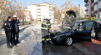 Aksaray'da Otomobil Yangını