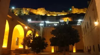 Mardin'in Şehidiye Camisi Ziyaretçi Akınına Uğruyor