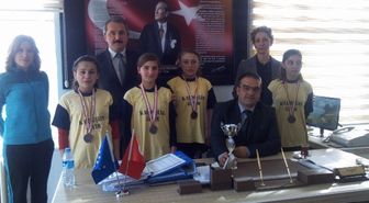 Öğrencilerden Müdüre Ziyaret