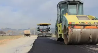 Bademağacı Beldesinde Asfalt Çalışmaları Devam Ediyor