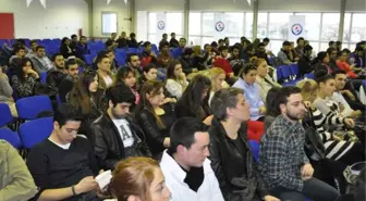 İzmir Üniversitesi'nde 'Sinema, Medya ve Toplumsal Değişim' Konferansı