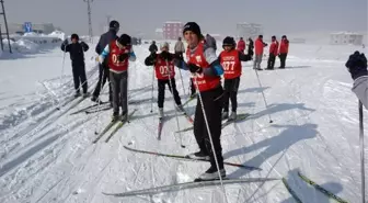 Yüksekova'da Kayaklı Koşu İl Birinciliği Yarışması Yapıldı