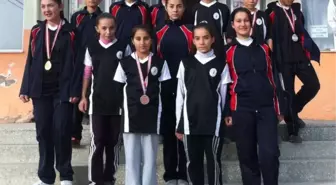 Pazarlar Ortaokulu Kros Takımı Şampiyon