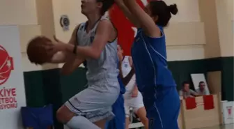 Bursa Büyükşehir Belediyespor-Ankara Mülkiye: 69-54