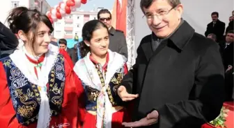 Dışişleri Bakanı Davutoğlu Van'da