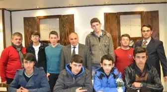 Düzce Endüstri Meslek Lisesi Şampiyonlarına Yemek