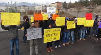 Karabük'te Uludere'de Ölenleri Anan Öğrencilere Saldırı