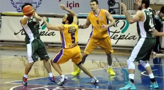 Royal Halı Gaziantep-Aliağa Petkim: 72-64