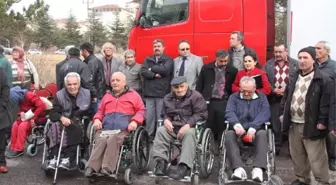 Almanya'da Hayırseverlerden Nevşehir'e Bir Tır Dolu Tekerlekli Sandalye ve Giyecek Yardımı