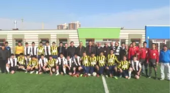 Dumlupınar Spor Kompleksi ve Gençlik Merkezi'nin Futbol Sahası Açıldı