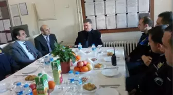 Malatya Emniyet Müdüründen Asayiş Şubesine Tebrik Ziyareti