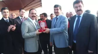 Karayolları 11. Bölge Müdürü Gülhaş'a Plaket Verildi