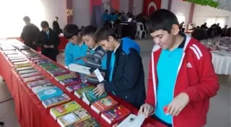 Gömeç'te Kitap Fuarı Açıldı